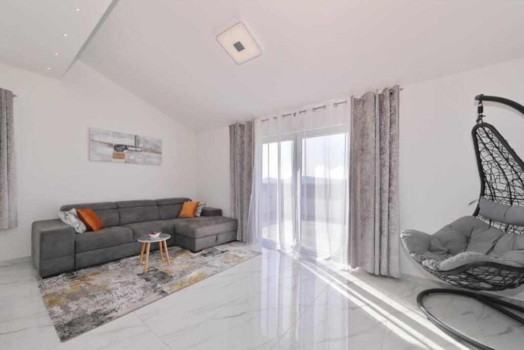 Apartman Chiara Galovac  Εξωτερικό φωτογραφία