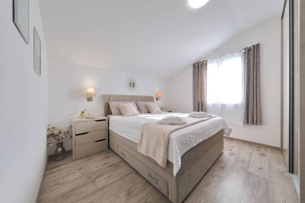 Apartman Chiara Galovac  Εξωτερικό φωτογραφία
