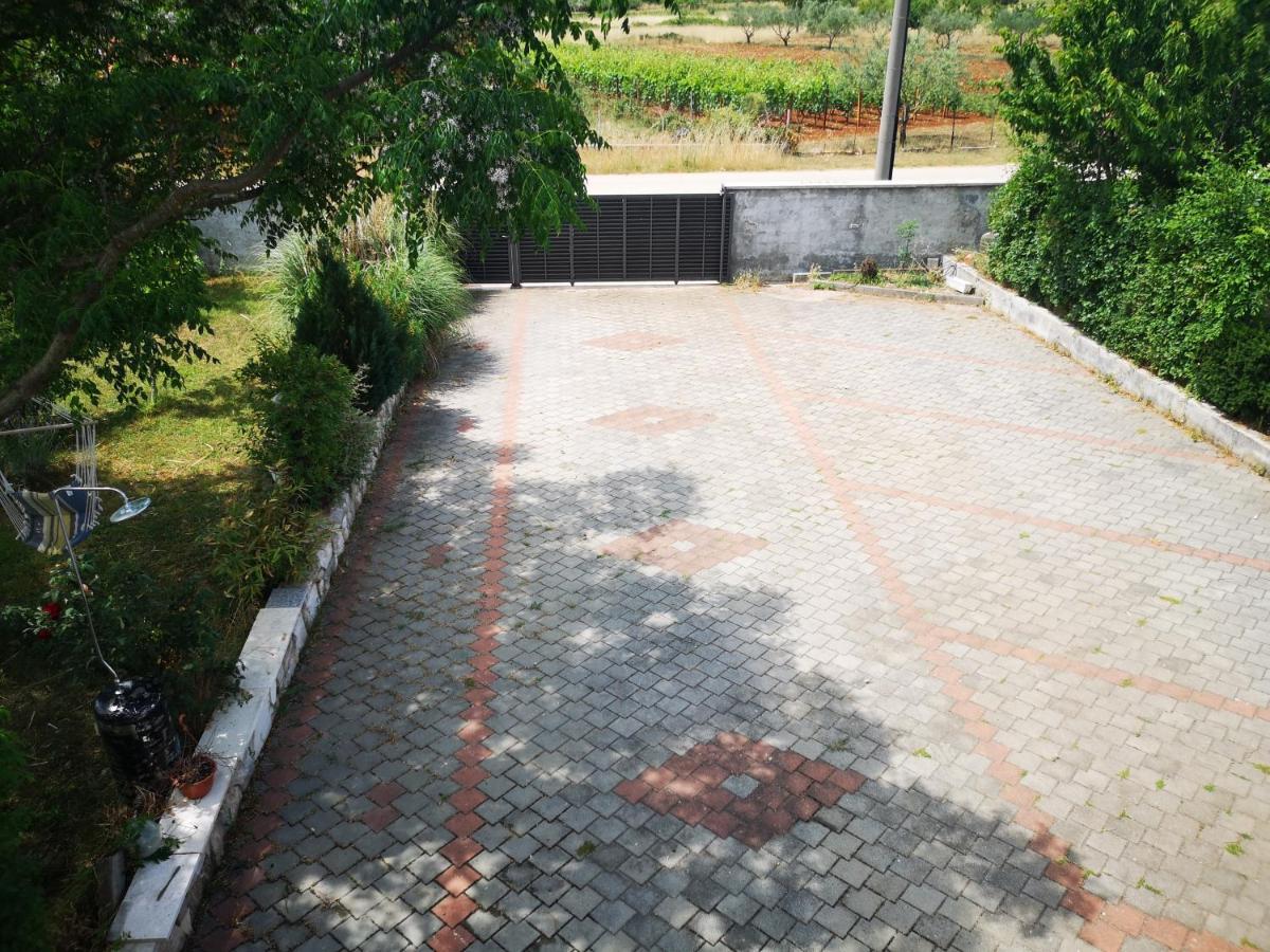 Apartman Chiara Galovac  Εξωτερικό φωτογραφία
